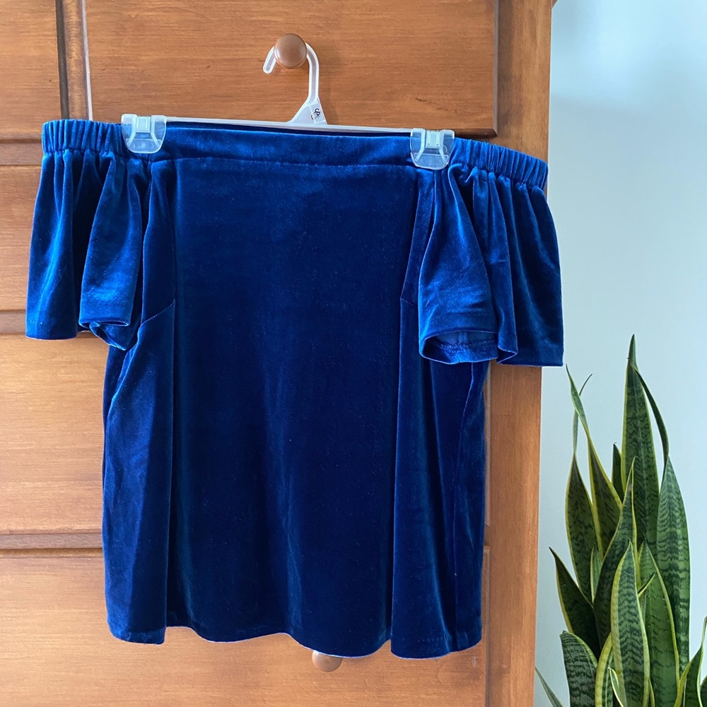 White House Black Market off-the-shoulder top